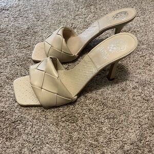 NWOT Vince Camuto Heels